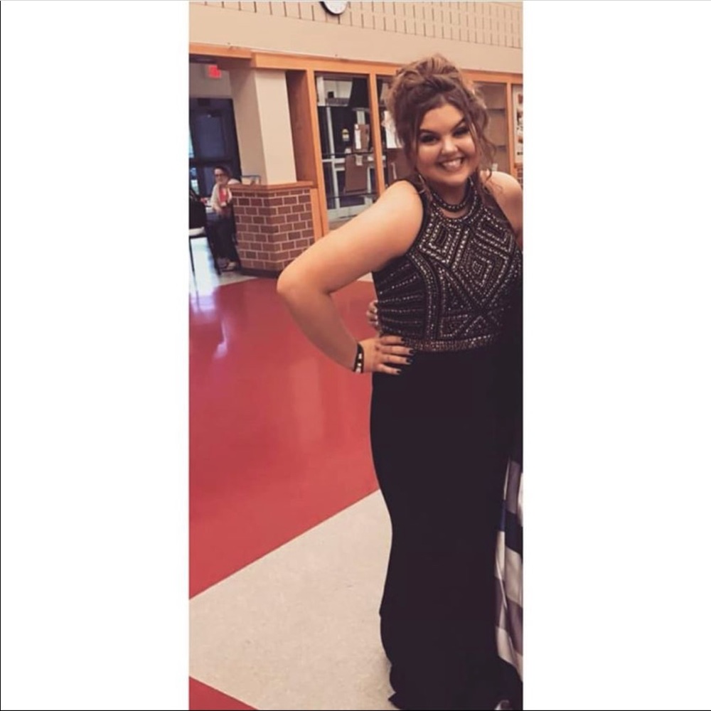 Prom Dress! - Picture 2 of 2